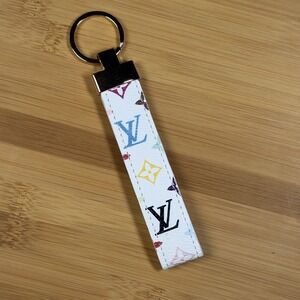 Luxury Keychain Design Multicolor Monogram Style Gold Hardware 1 Pc